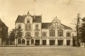 Die Gaststätte Kyffhäuser am Kesselbrink wurde bei mehreren Deportationen als Sammellager genutzt. Stadtarchiv Bielefeld, Bestand 400,3/Fotosammlung, Nr. 11-1161-13