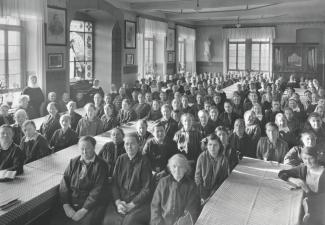 Speisesaal im Pflegehaus Groß-Bethel, 1931. Hauptarchiv Bethel, GB 2 Groß-Bethel.
