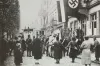 1. Mai 1933, Fahnenweihe am Haus des Handwerks. Stadtarchiv Bielefeld, Bestand 400,3 Fotosammlung Nr. 91-02-049