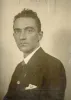 Portraitbild Dr. Hans Otto Brunner mit NSDAP-Abzeichen. Stadtarchiv Bielefeld, Bestand 103,4/Personalakten, Nr. B 71