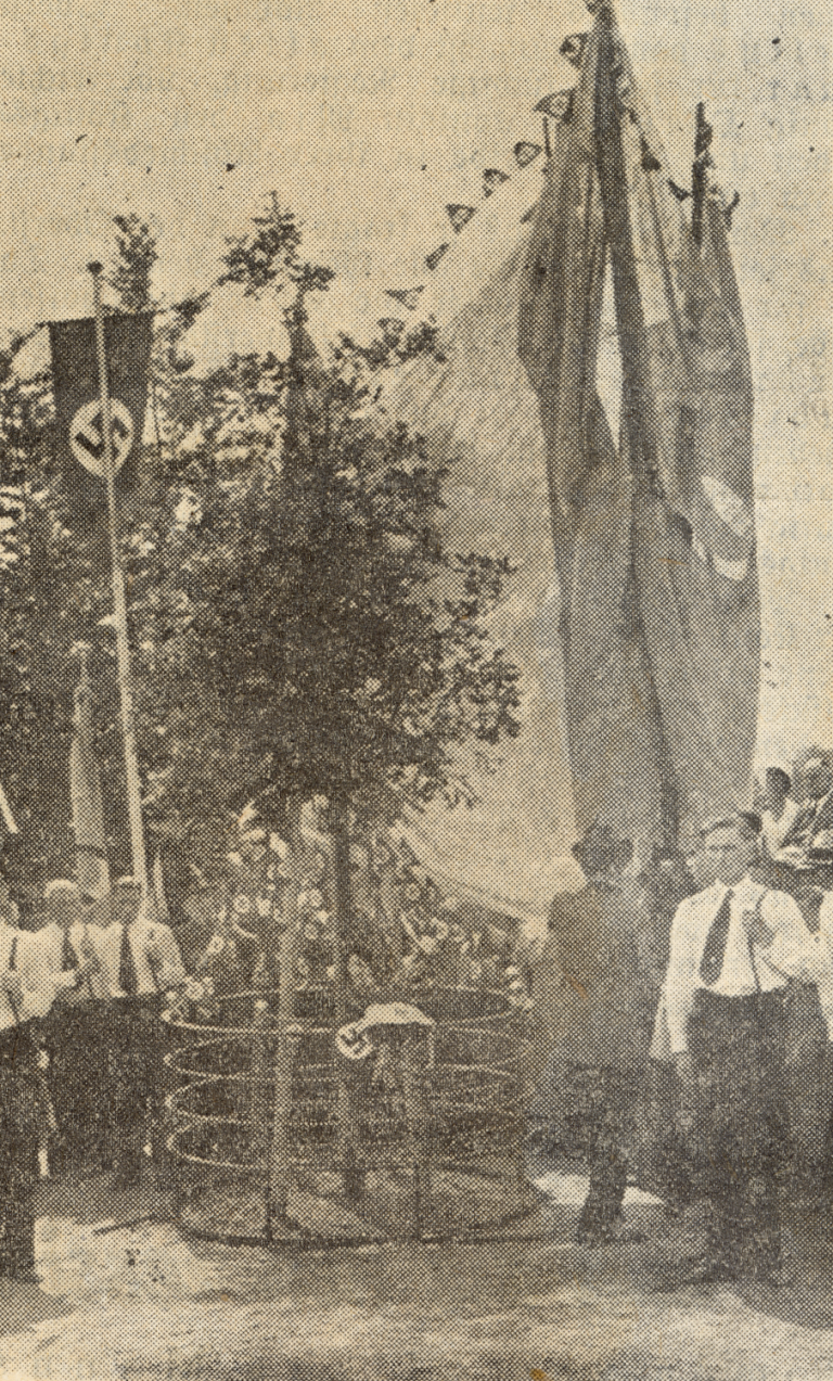 Weihung der Adolf-Hitler-Eiche auf dem Schützenfest am 7. August 1933.