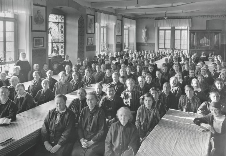 Die Patientinnen im Speisesaal von Groß Bethel, 1931.