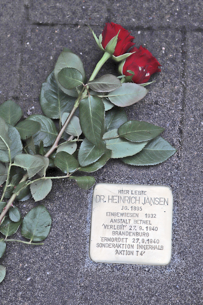 Stolperstein für Heinrich Jansen vor dem historischen Haus des heutigen Gilead IV.
