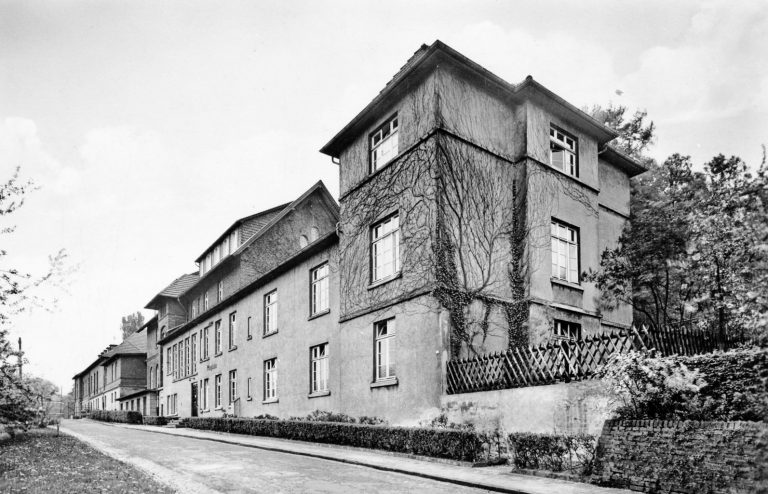 Das Frauenpflegehaus Mahanaim in den 1930er Jahren.