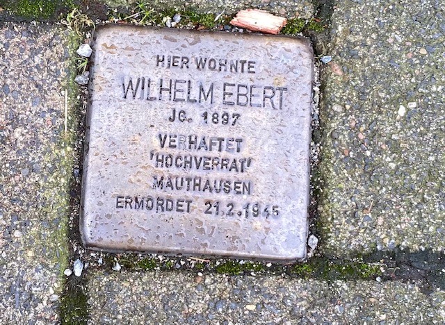 Stolperstein für Wilhelm Ebert vor dem ehemaligen Wohnhaus Bleichstraße 205b.