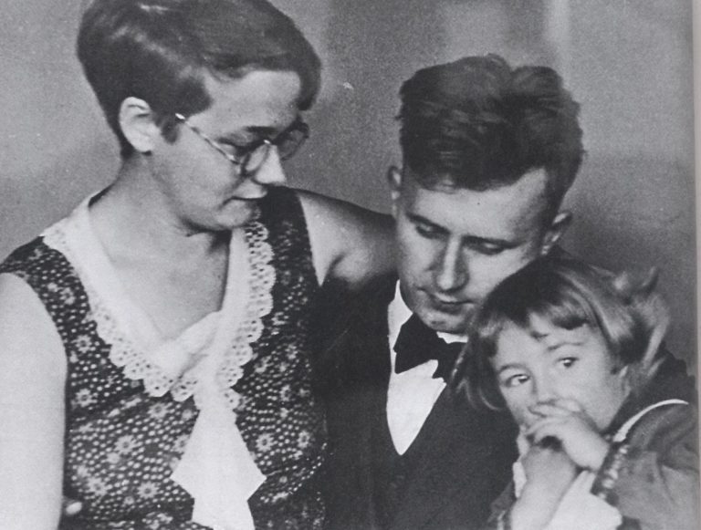 Familie Zimmermann mit Else, Theo und Ilse. ca. 1931.