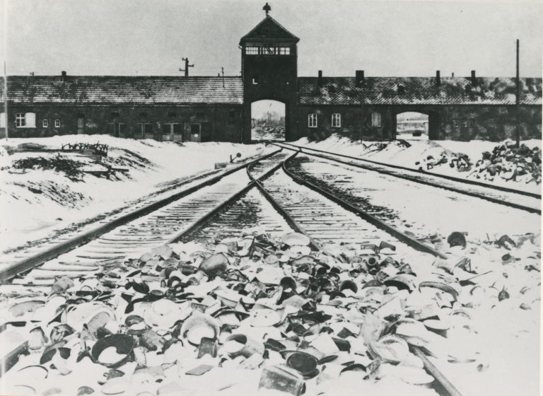 Einfahrtstor des Konzentrationslager Auschwitz.