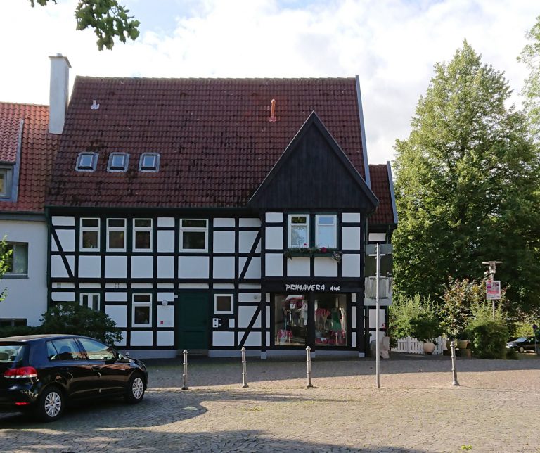 Wohnhaus von Leopold, Grete und Rosalie Grünewald u.a. „An der Stiftskirche 11“.