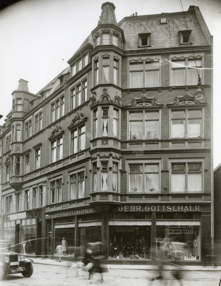 Geschäft der Gebrüder Gottschalk in der Niedernstraße 22, ca. 1925.