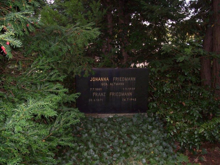 Grabstein für Johanna und Franz Friedmann auf dem Jüdischen Friedhof in Bielefeld.