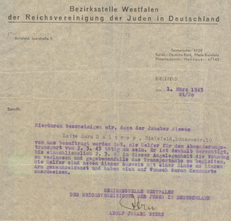 Charlotte (oft auch Lotte genannt) wird zur Mithilfe bei der Deportation vom 2. März 1943 nach Auschwitz gezwungen.